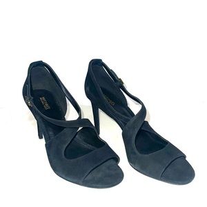 Black Michael khors heel